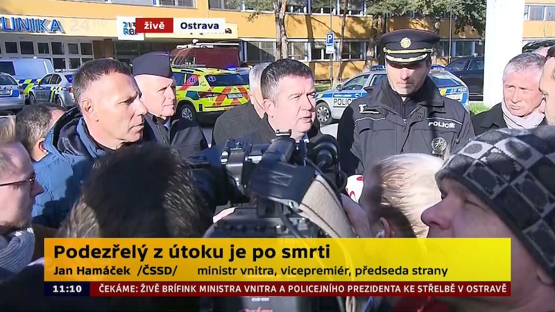 Pachatel střelby v Ostravě si před zásahem policie prostřelil hlavu